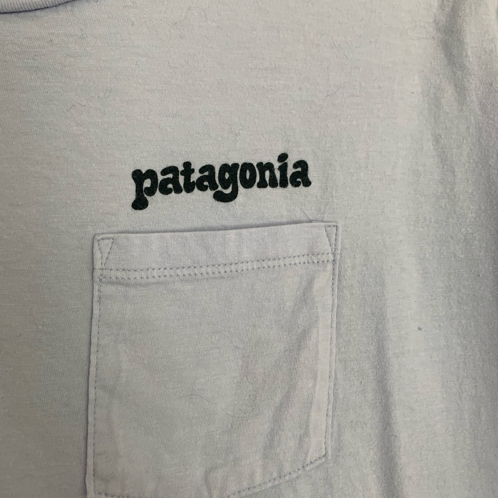Patagonia women’s XL t-shirt - Picture 2 of 4